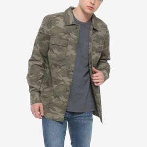 Hot Topic‎ Camo Woven Button Up Shirt Jacket